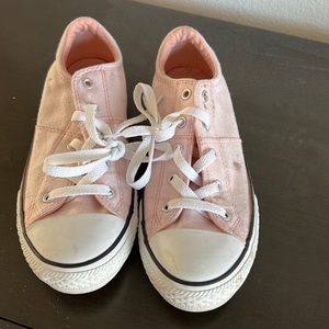Converse pink kids size 4